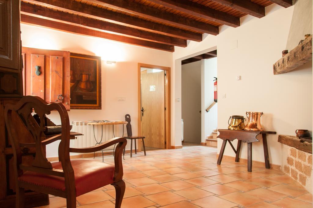 Hotel Rural Princesa Kristina Covarrubias Exteriör bild