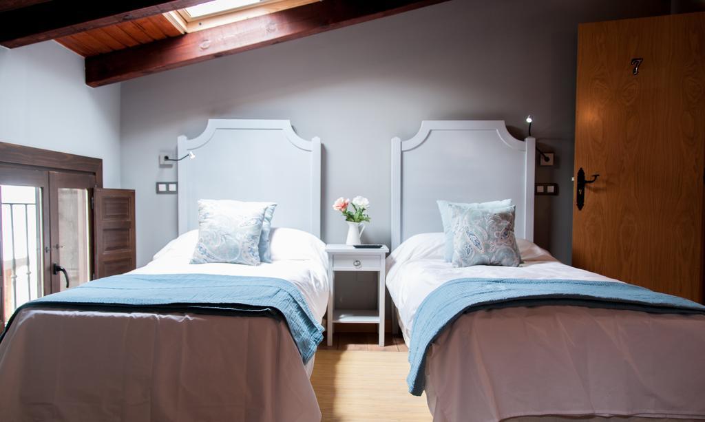 Hotel Rural Princesa Kristina Covarrubias Rum bild